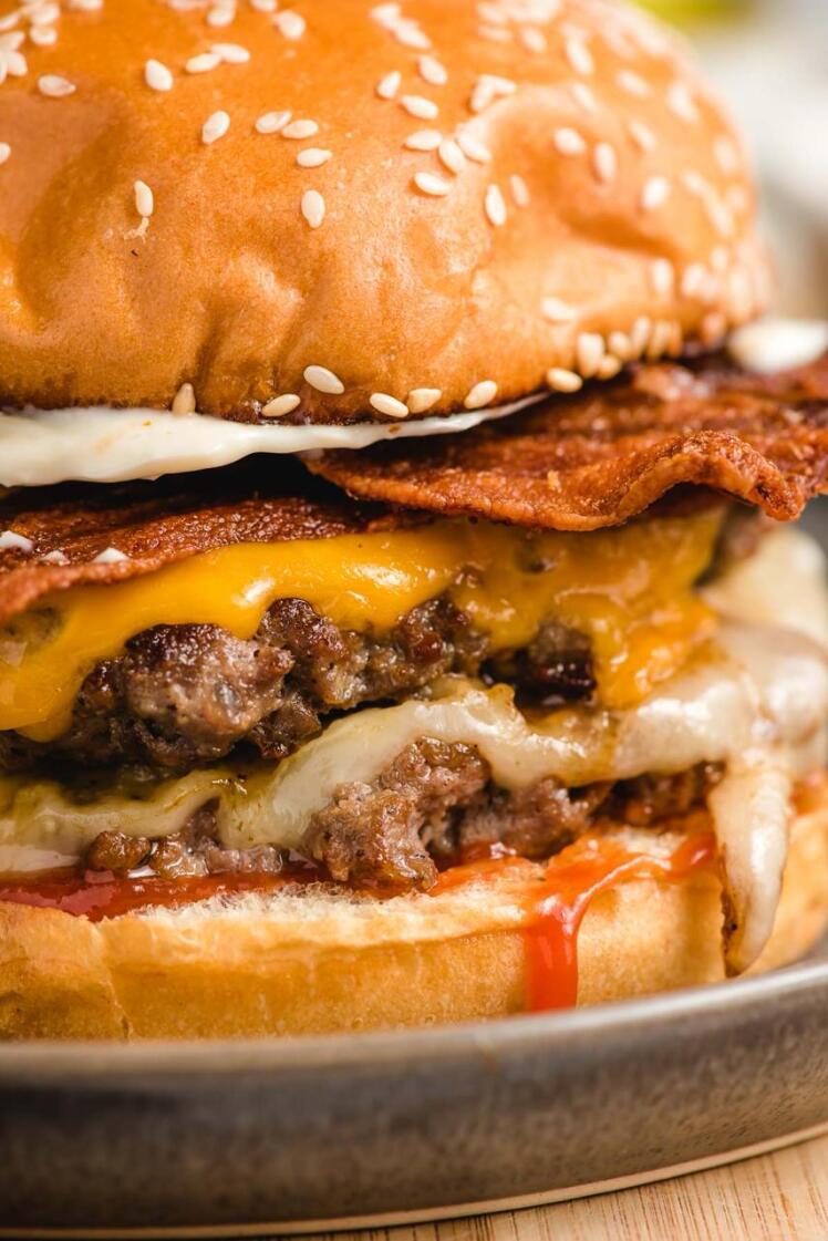 همه‌چیز درباره انواع بیکن؛ از طعم تا کاربرد و تفاوت‌ها